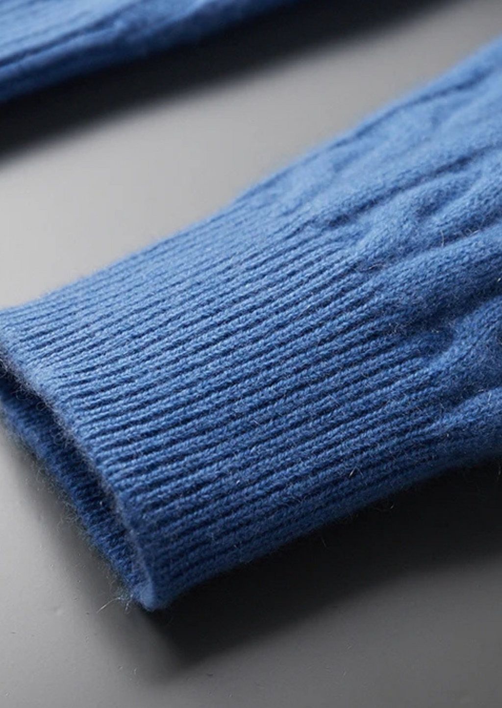 PREMIUM CASHMERE CABLE KNIT ZIPPER HOODIE